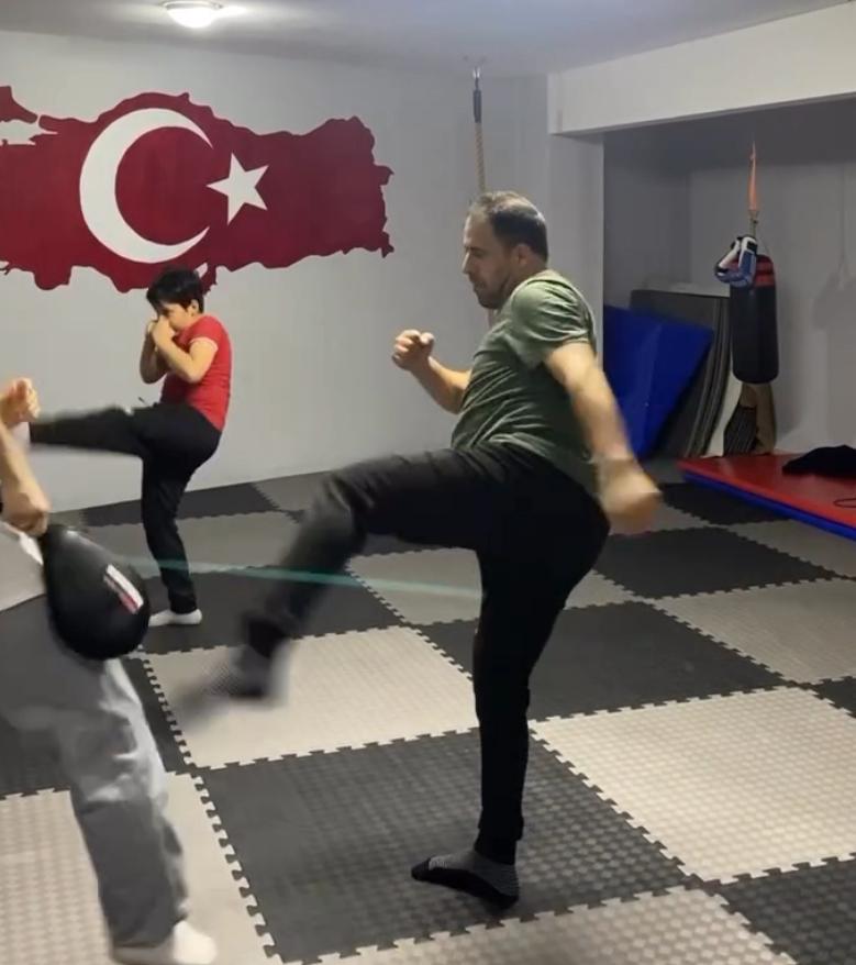 Kick Boks 13